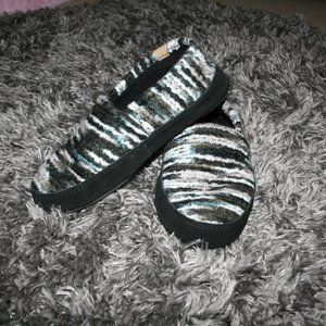 Acorn Women's Moc Slippers Size 9 1/2